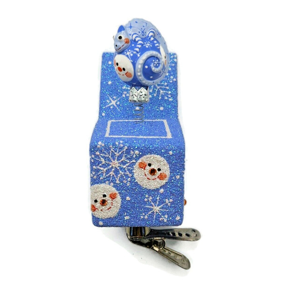 Patricia Breen Pop Goes the Chameleon Snow Faces Clip On Christmas Ornament - Picture 1 of 7